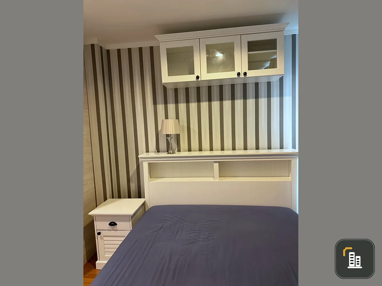 For sale: Lumpini Park Rama 9-Ratchada, Building B, 12th floor. Wallpaper throughout, fully furnished with built-in furniture. Ready to move in.