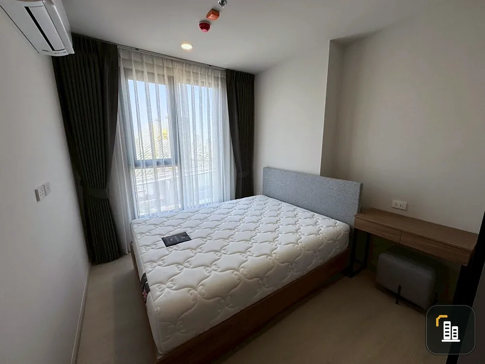 For rent: NUE Riverest Ratburana, a waterfront condo with a great atmosphere and beautiful views, including the suspension bridge. Book now!
