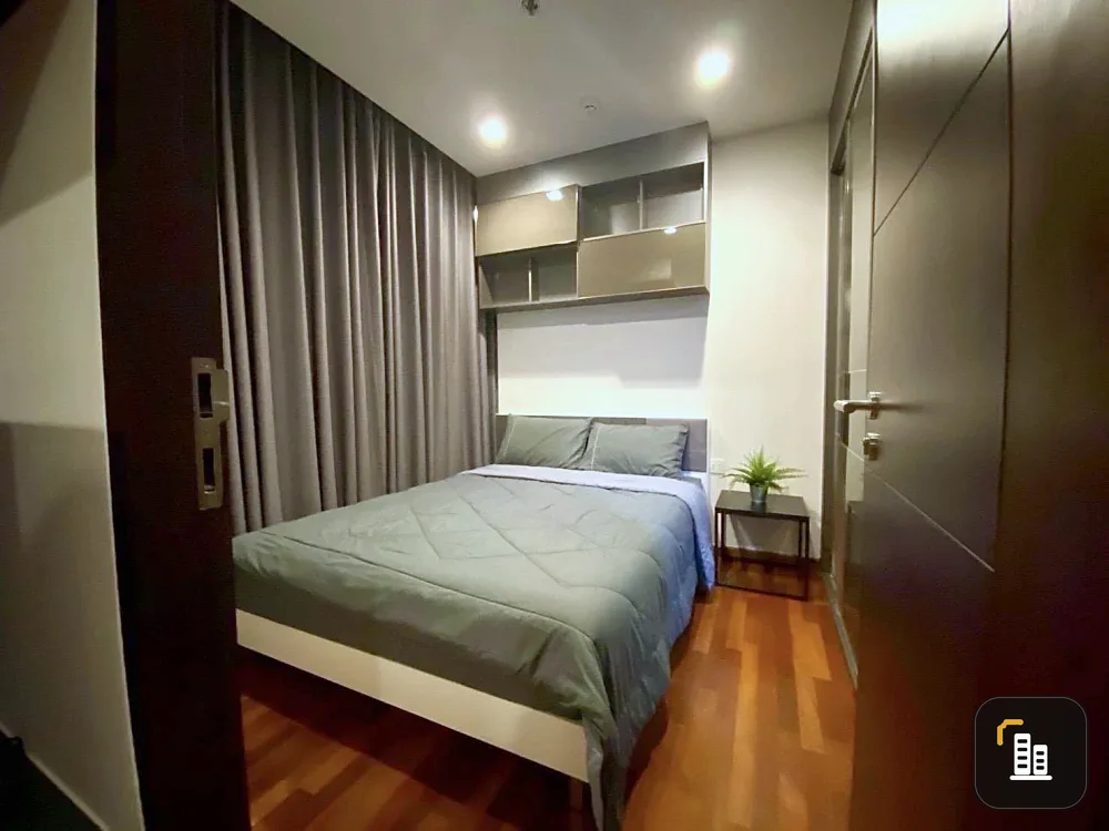 For rent: Wish Signature Midtown Siam. Nice unit with high-quality built-in furniture and private lift. Don't miss out!