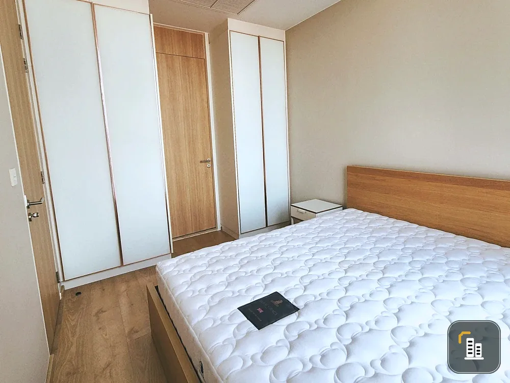 Spacious condo for rent at Noble BE 19. Enjoy ample living space. Book yours today! Don't miss out!