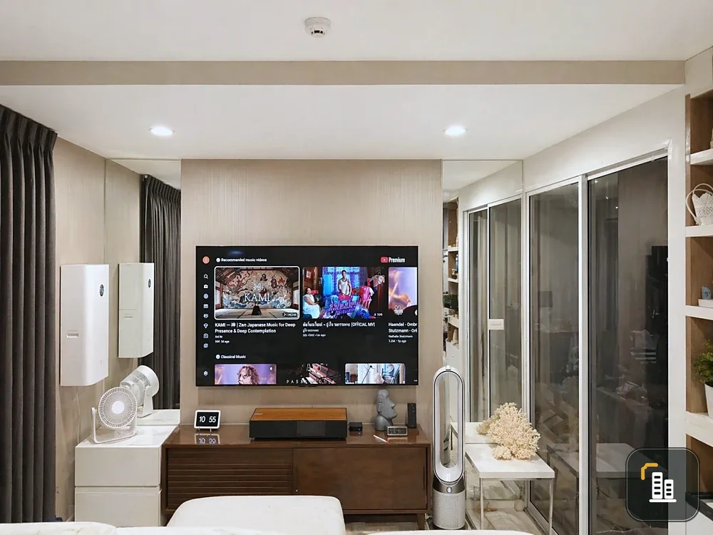 Selling Whizdom The Exclusive, extra-large 1-bedroom unit with unobstructed views and plenty of natural light. Book now!