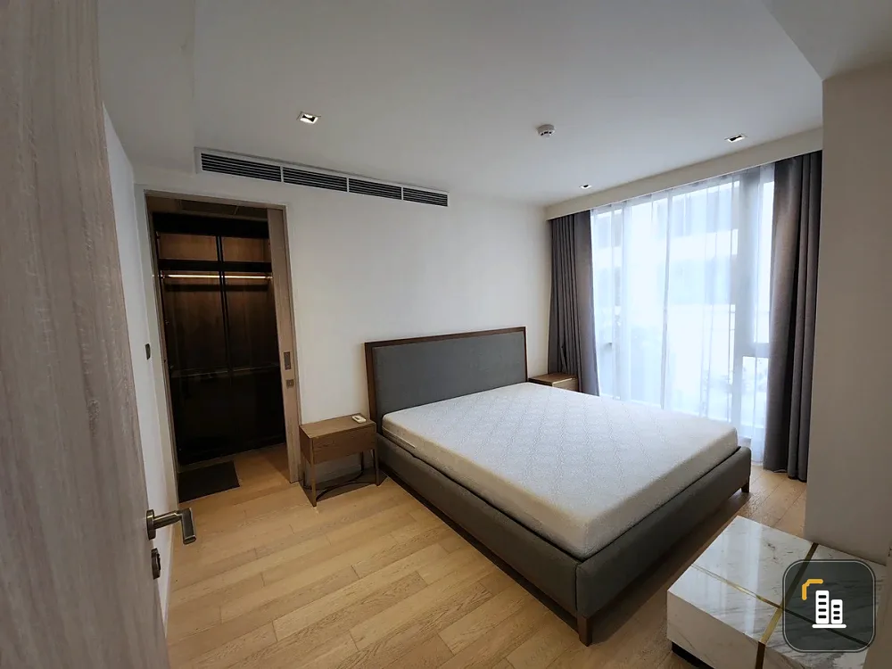 2-bedroom condo for rent at Craft Ploenchit, fully furnished. Book now!