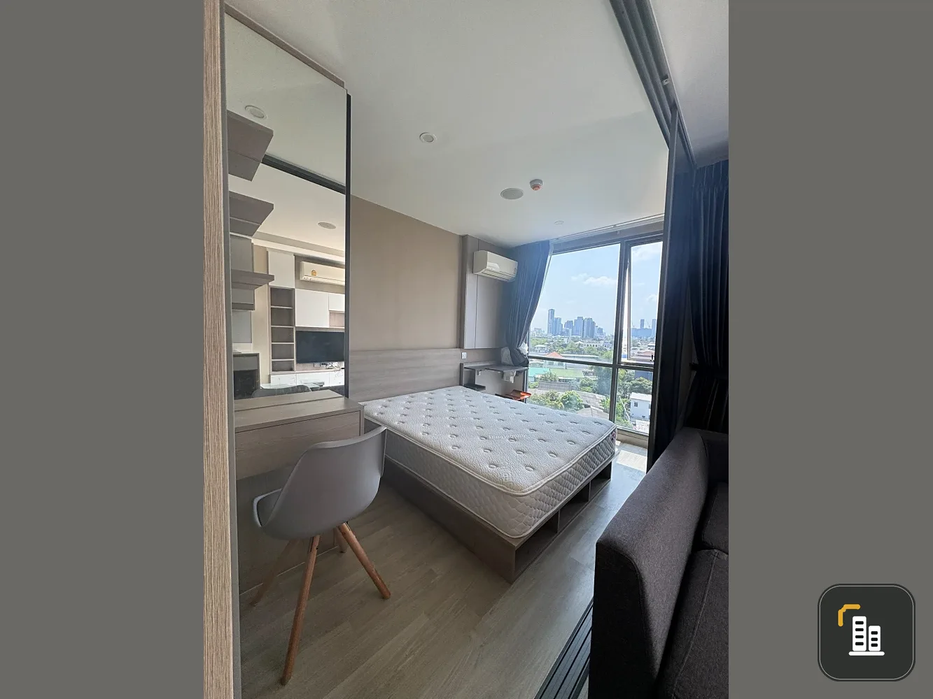For sale or rent: Sign Sukhumvit 50. A lovely unit with complete furniture and appliances. Just bring your belongings and move in! You won't want to m
