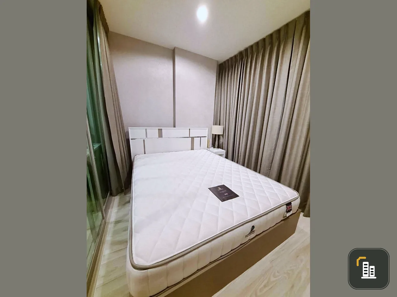 For sale: Ideo Mobi Bangsue Grand Interchange. Sliding glass doors between the bedroom and living room. A must-have!