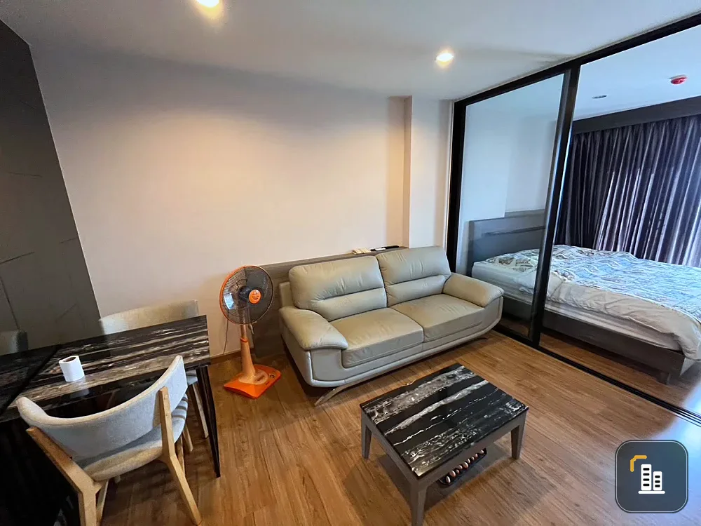 Selling The Tree Interchange, 36th floor, corner unit with minimal shared walls, quiet and private, fully furnished and ready to move in.