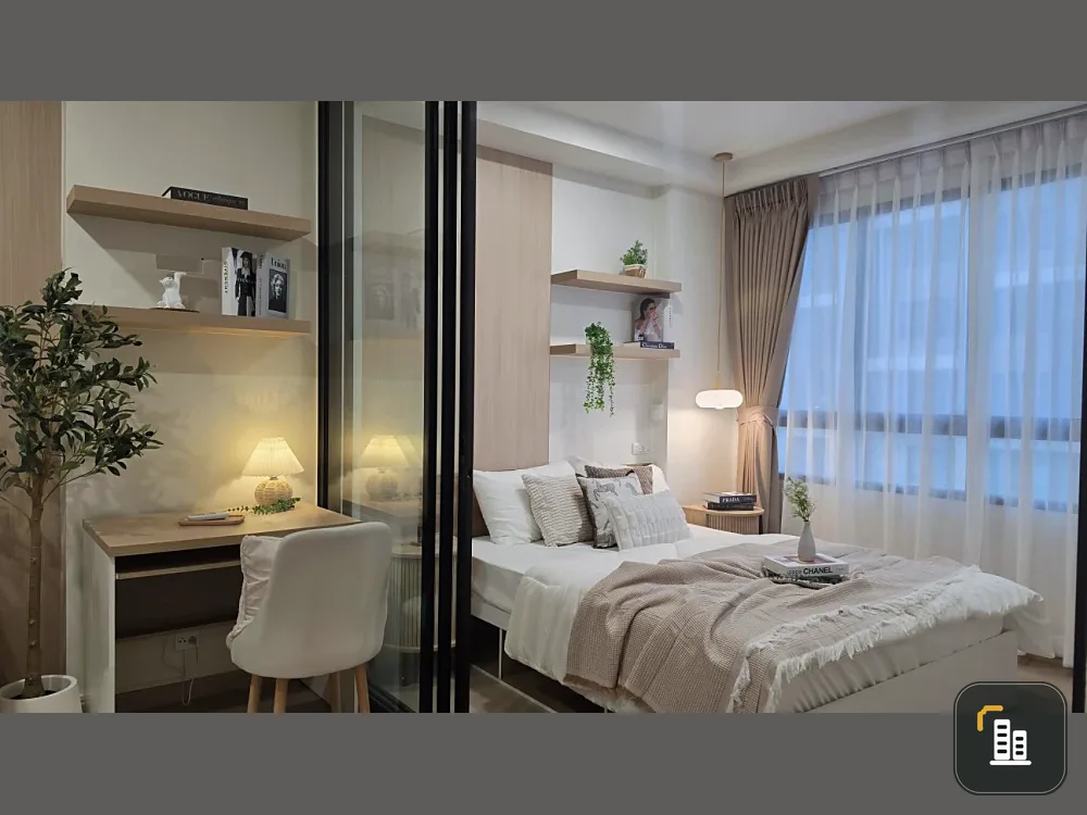 Selling J Condo Sathorn-Kallaprapruk. Beautifully decorated unit with a coordinated color scheme. Comes with complete amenities. Book now!