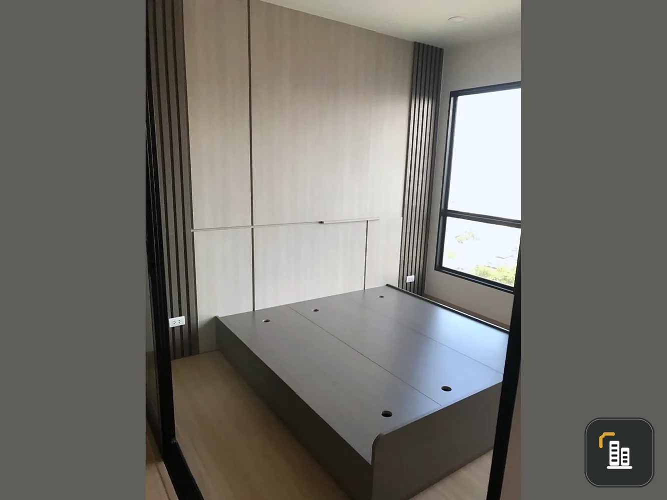 For rent: Supalai Loft Prajadhipok-Wongwian Yai, fully furnished and ready to move in. Book now!