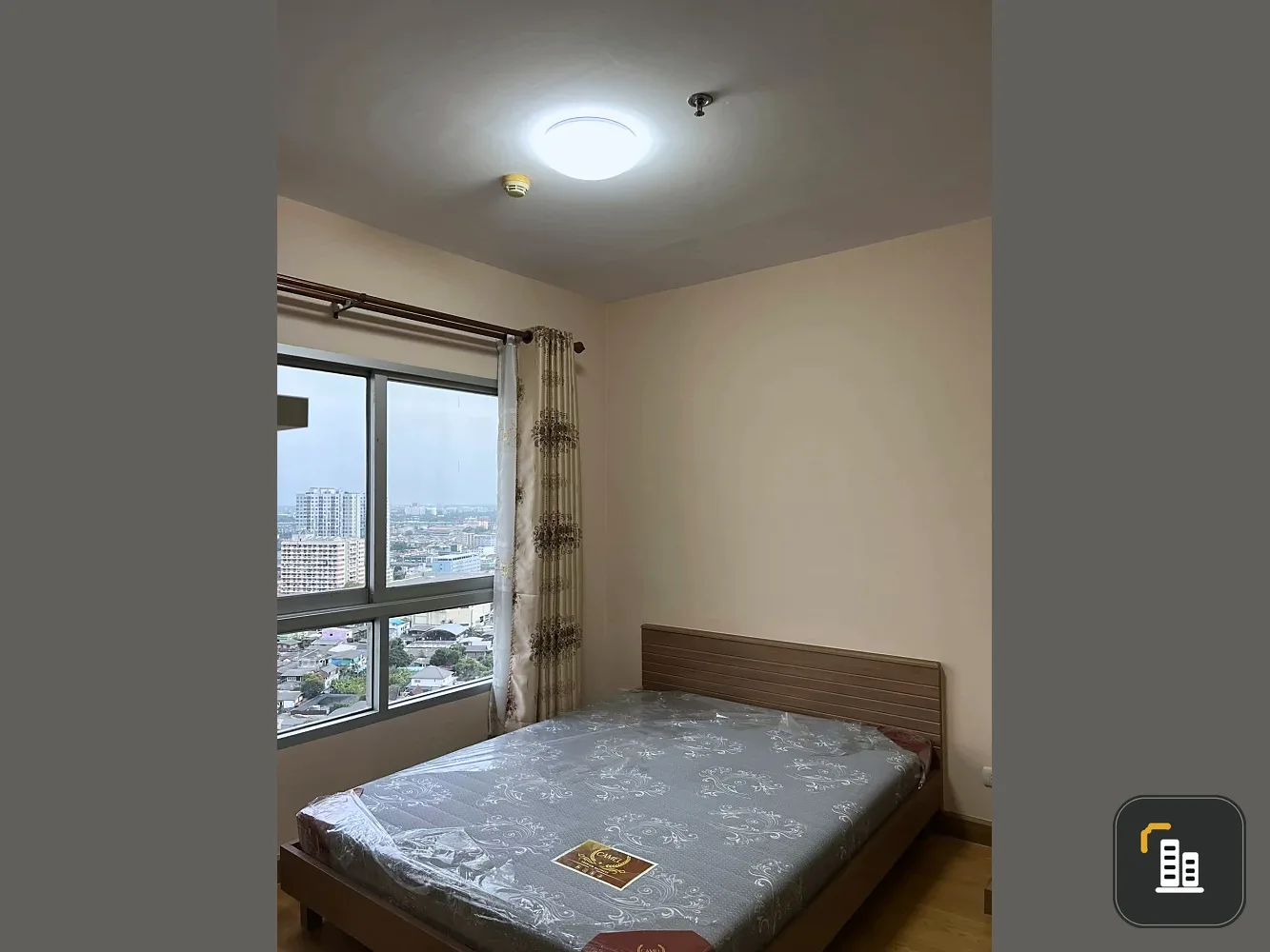 Ivy River Ratburana for sale: 1 bedroom unit with spacious living area, stunning Chao Phraya River views, and fully furnished. Book now!