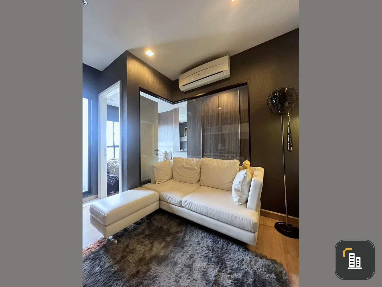 Spacious and comfortable condo for rent at Urbano Absolute Sathorn-Taksin. Ready to move in!