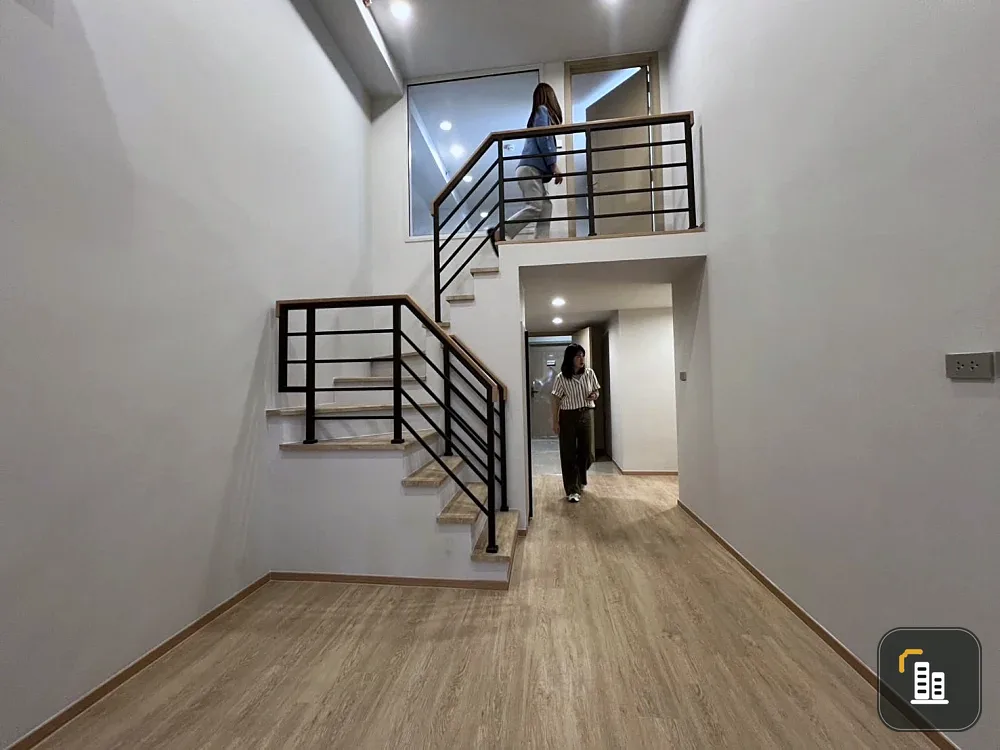 Selling down payment for Culture Chula, corner unit with garden view. Neither wall is shared with another unit. Bathrooms are available on both the up