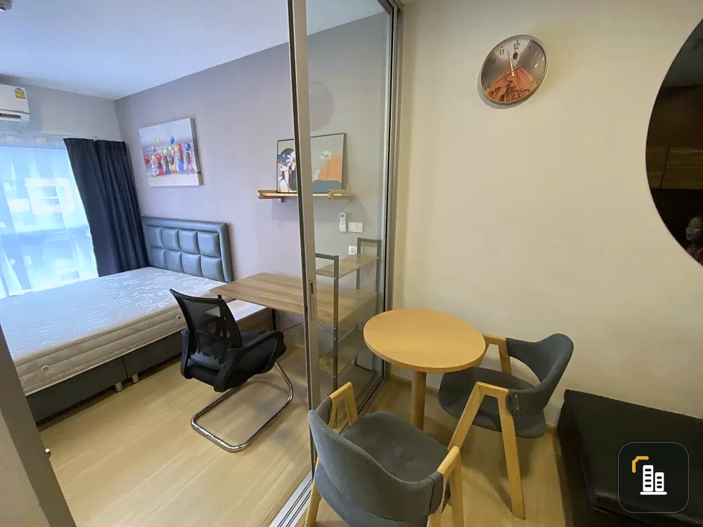 For rent: Plum Condo Rangsit Fresh, 8th floor, pool view. Clean room with built-in furniture and mirrors. Ready to move in.