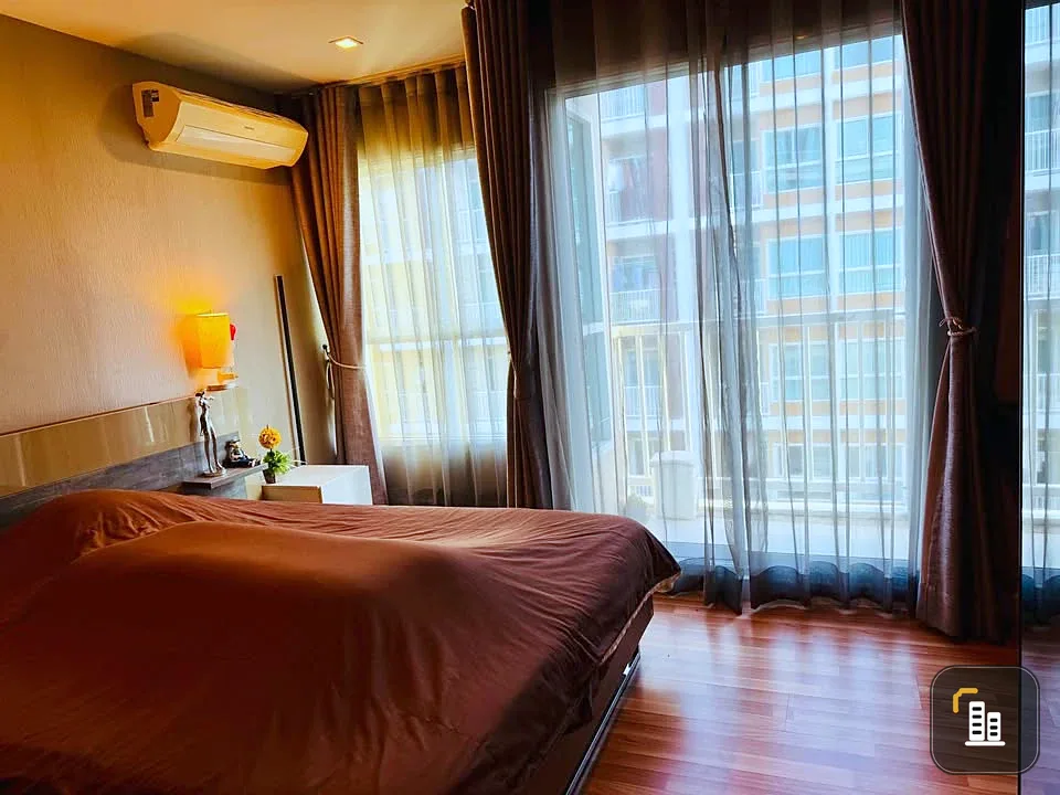 WE Condo for rent. Ready to move in, fully furnished, spacious and comfortable. Book now, don't miss out!!!