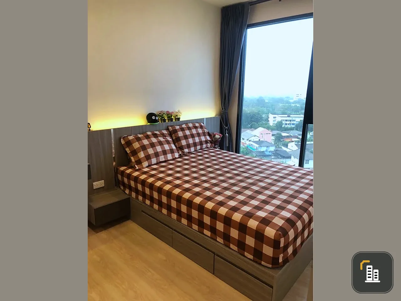 For rent: Unio H Tiwanon. Large, airy, and comfortable room on a high floor. Spacious and pleasant to live in. Book now, don't miss out!!