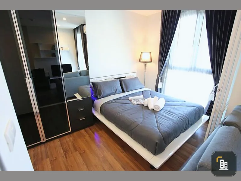For sale or rent: Chewathai Interchange condo. Beautiful, stunning, and very livable unit. Fully furnished; just bring your suitcase and move in!