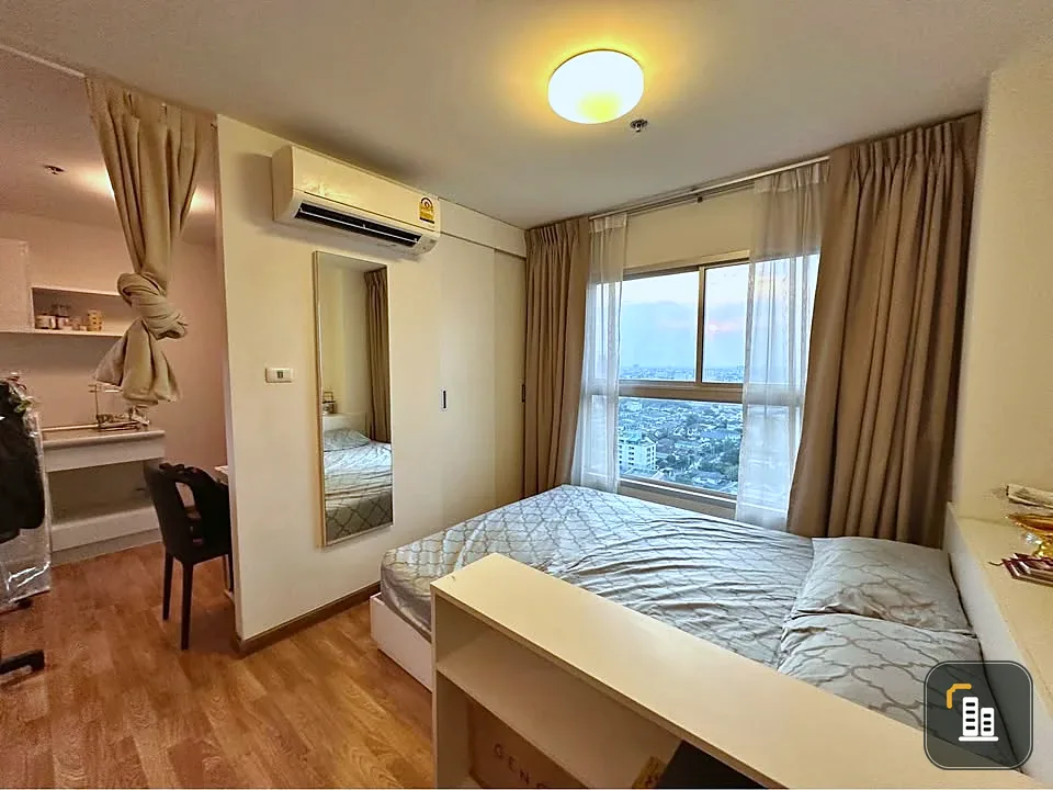 Selling The Trust Condo Ngamwongwan. High floor unit, fully furnished. Book now before it's too late!!!