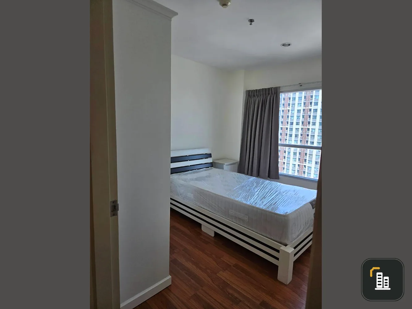 Selling a fully furnished 17th-floor Thana Arcadia unit. Book now!