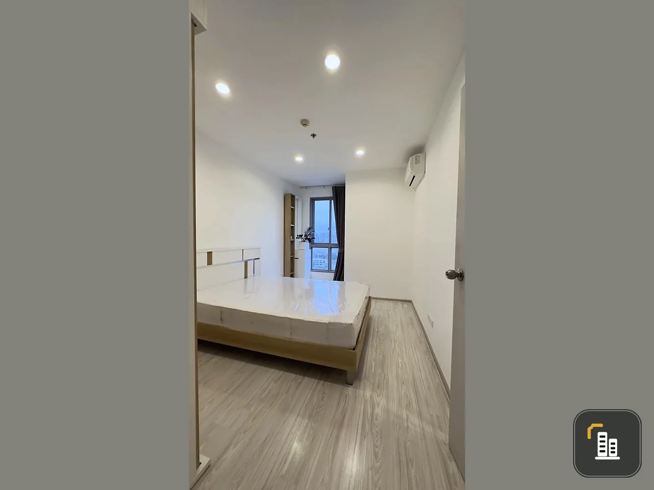 Condo for sale: Ideo Mobi Bangsue Grand Interchange. Ready to move in. Full amenities. Book now, don't miss out!