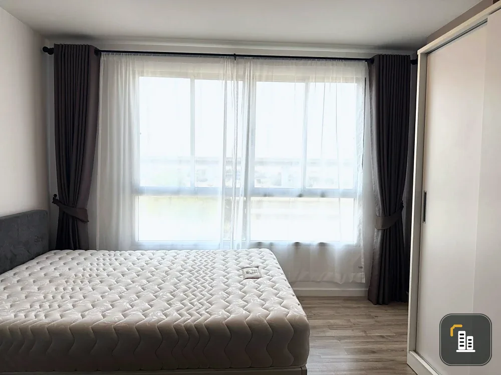 Selling Dcondo On Nut - Rama 9. The floor plan is well-proportioned and beautifully designed. Fully furnished with appliances, ready to move in.