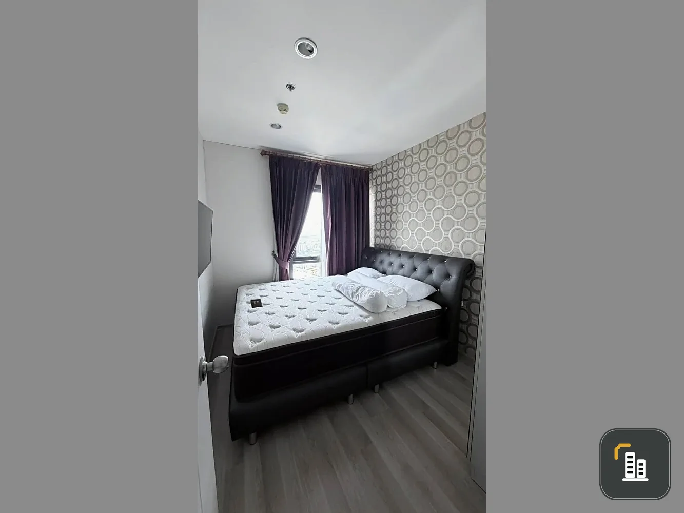 For sale: Centric Ratchada-Huai Khwang. Special price! Corner unit, 2 bedrooms, 27th floor, unobstructed view, fully furnished, ready to move in.