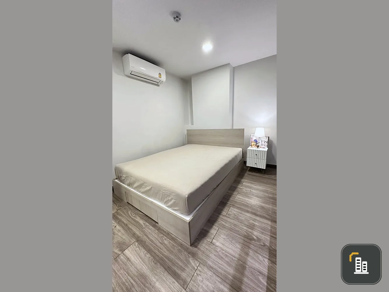 For rent: The Collect Ratchada 32, 5th floor, high ceiling, 2-story (duplex) unit. Auspicious unit number. Fully furnished with appliances. Book now!