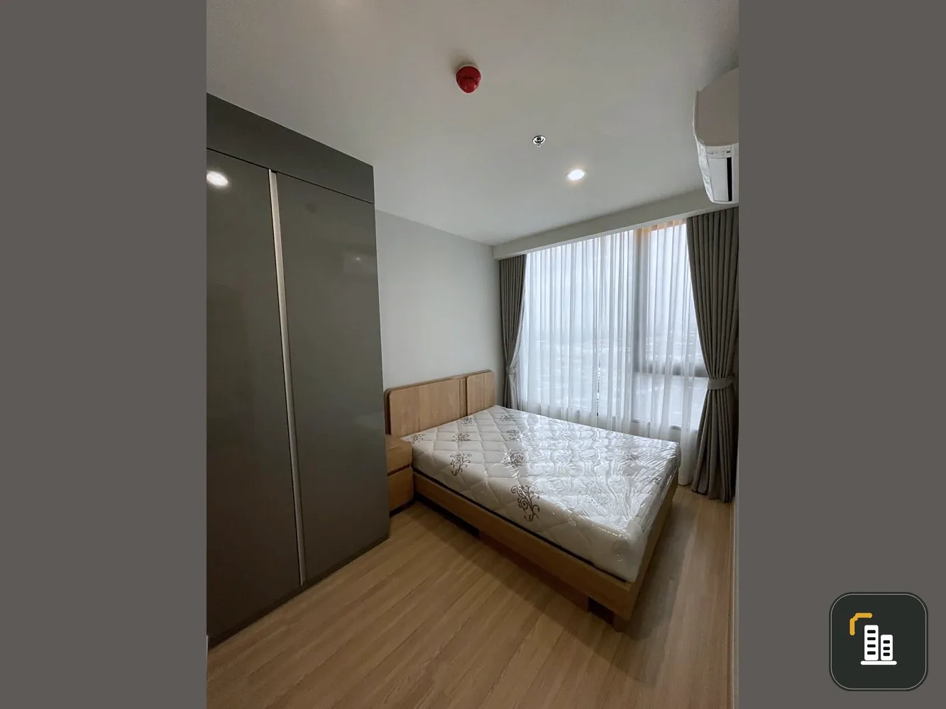 For rent: SKYRISE Avenue Sukhumvit 64, 1 bedroom, 1 bathroom, spacious living area, beautiful city view. Book now!