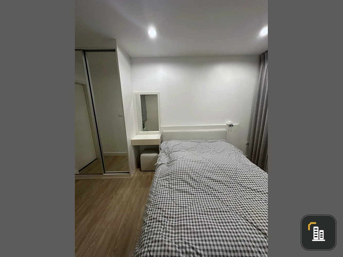 For rent: The Viva Condo Sathorn-Taksin, 5th floor unit. Great location, convenient transportation, fully furnished. Book now!
