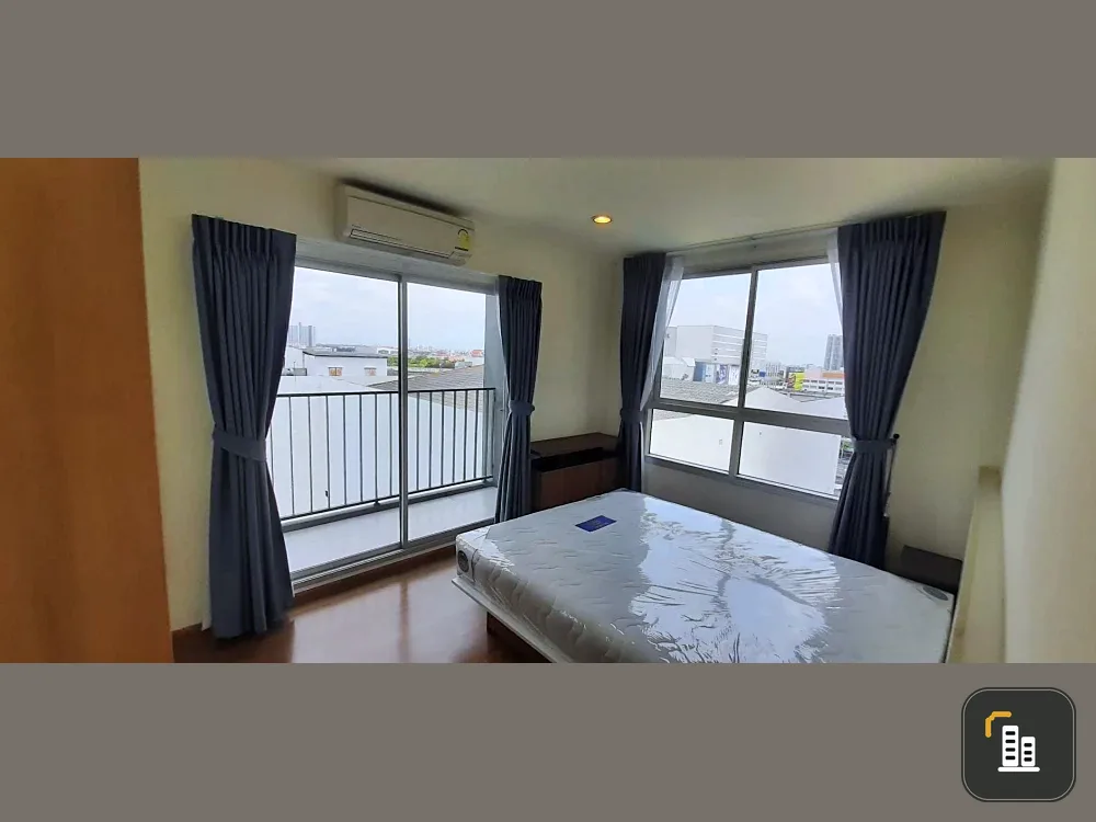 Selling U Delight Rattanathibet, 2 bedrooms, spacious living area, prime location, fully furnished. Don't miss out!