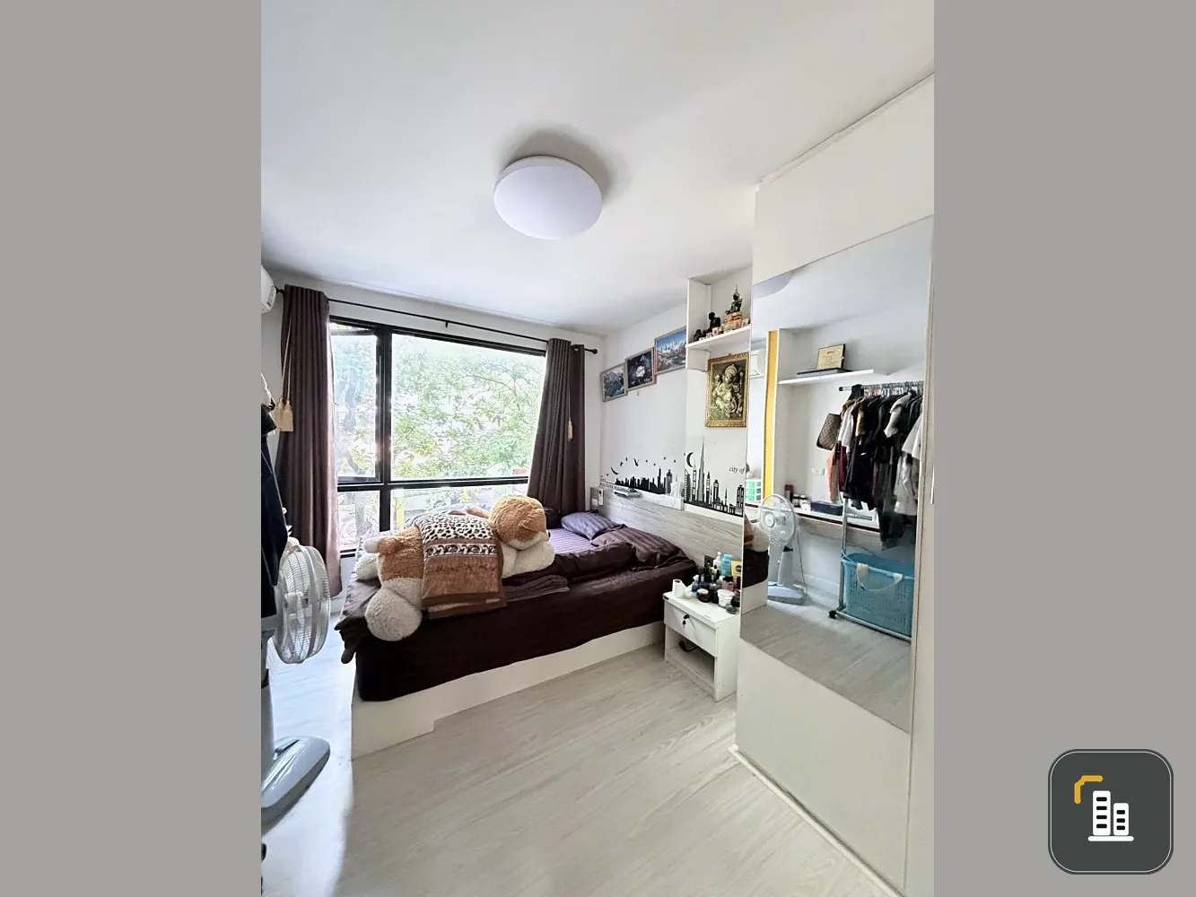 Selling G STYLE 1-bedroom, 1-bathroom fully furnished unit in a prime location with convenient transportation. Don't miss out!