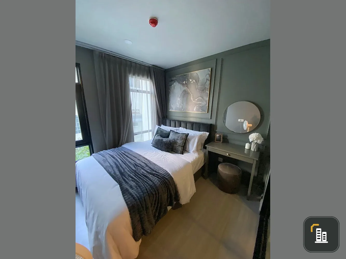 Urgent sale! Aspire Asoke - Ratchada condo, beautifully decorated with high-quality built-in furniture. Amazing price! Book now, don't miss this oppor