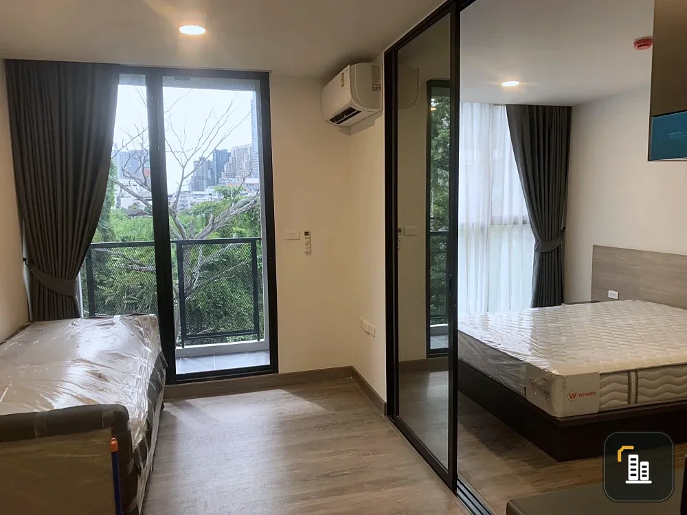 Selling FLEXI Sathorn - Charoen Nakhon, 1-bedroom corner unit, 4th floor, Building B. Best value in the Charoen Nakhon area. Don't miss out!