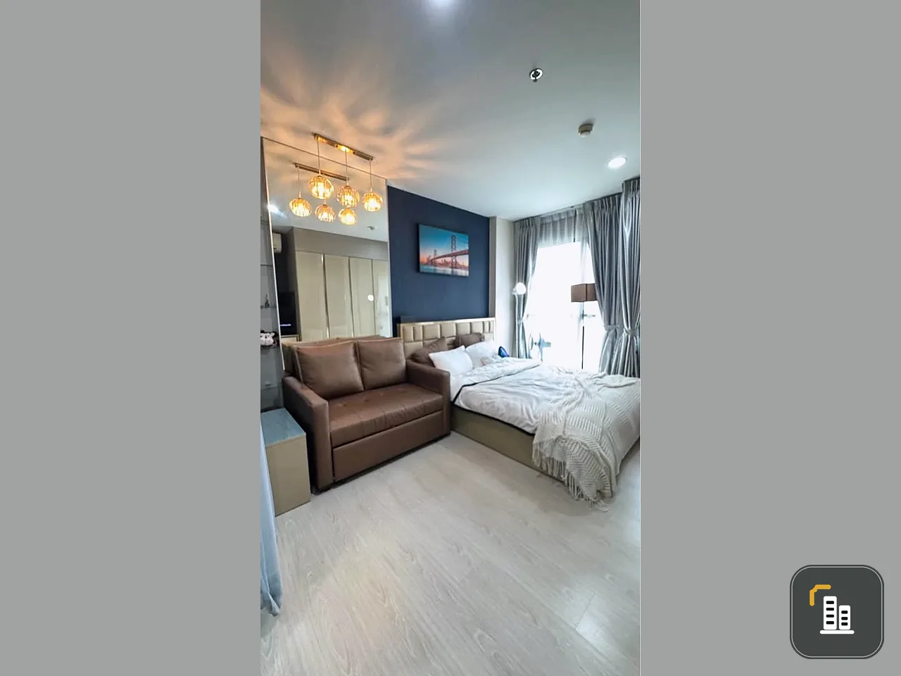 Rhythm Asoke 2 condo for rent, north-facing, 8th floor (same floor as the common areas), ready to move in immediately.