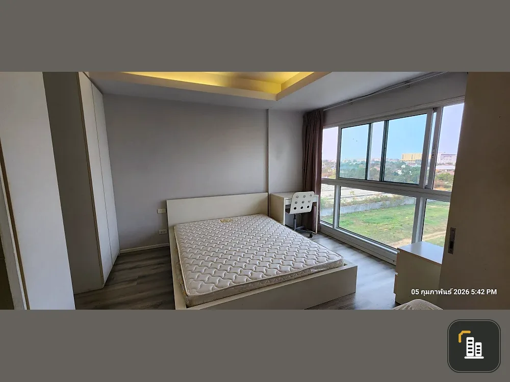 For rent: Double Lake Condominium, 1 bedroom unit with separate areas and fully furnished with appliances (including a washing machine). Book now!