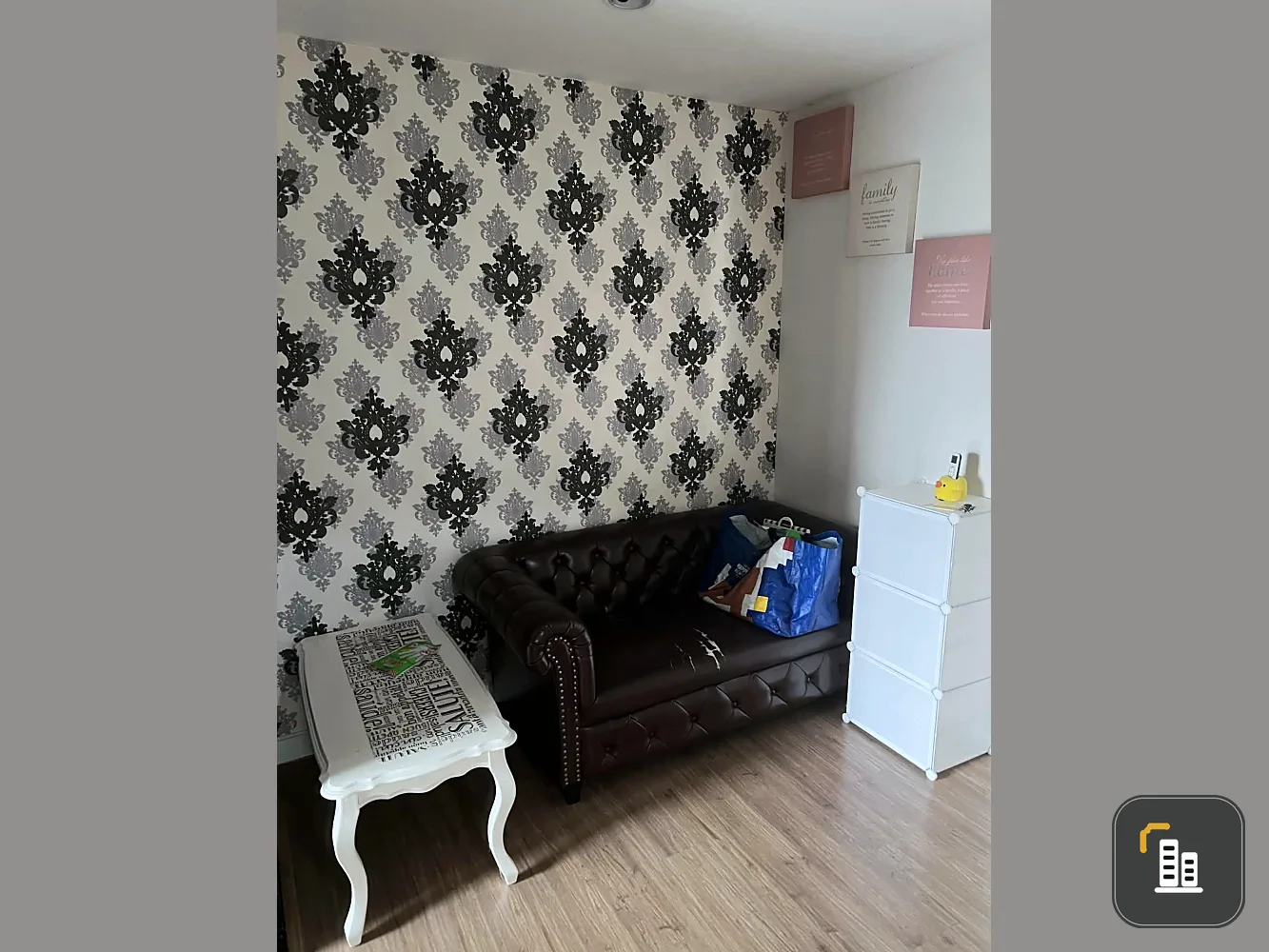Selling Chewathai Hallmark Ngamwongwan. Fully furnished with appliances. Just bring your personal belongings and move in!