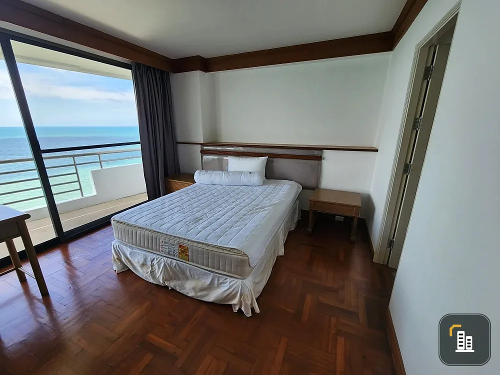 For rent: Royal Cliff Garden, 4 bedrooms, spacious living area, stunning unblocked ocean views, fully furnished. Book now!