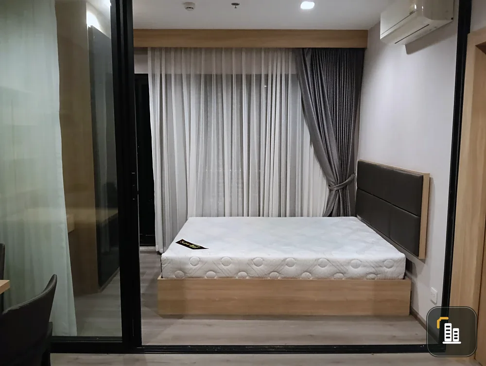 Selling The Politan Rive, high floor unit, fully furnished, complete with appliances. Don't miss out on this great deal! Book now!!!!
