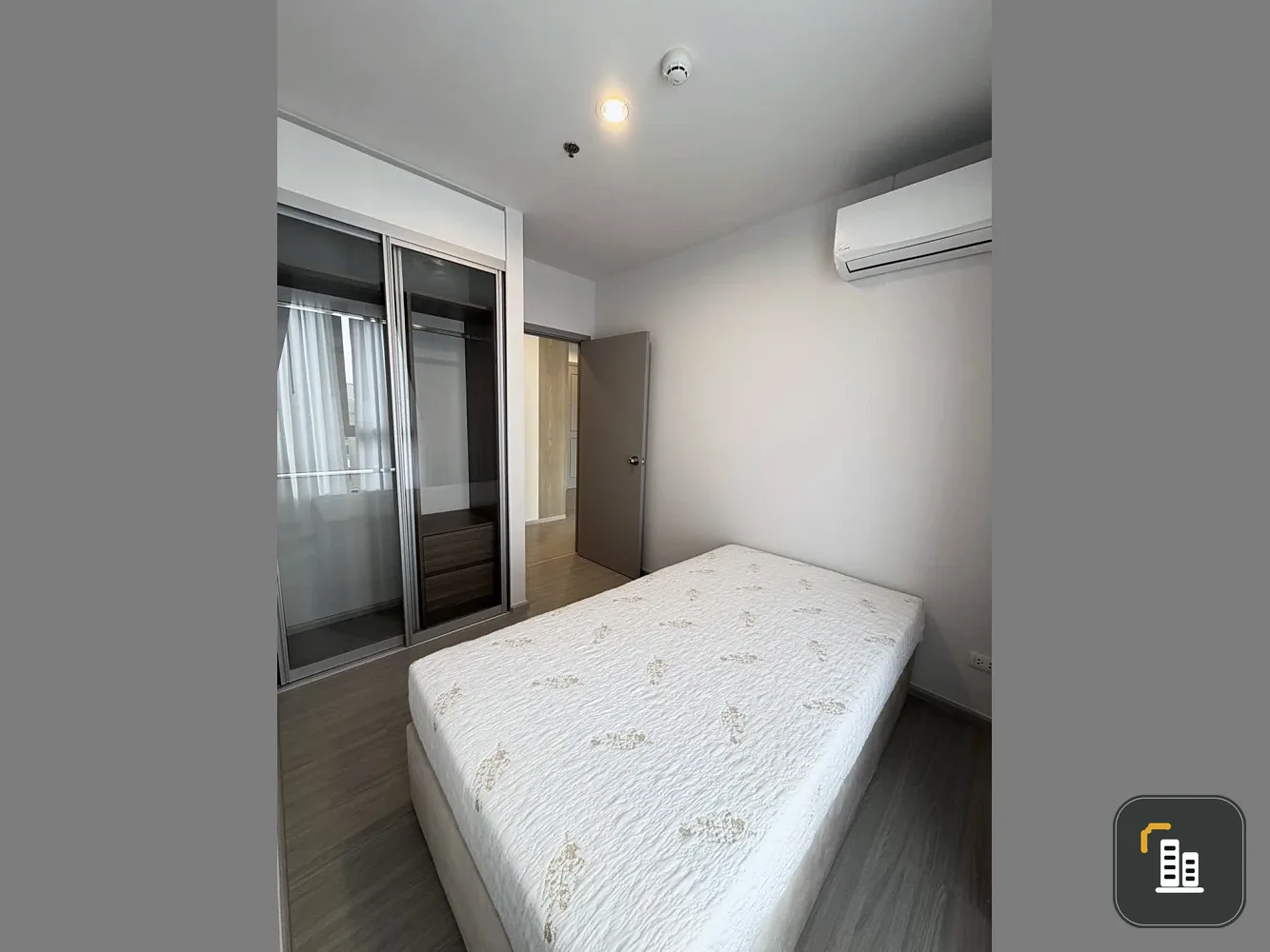 Condo for rent at The Parkland Phetkasem 56. Spacious rooms with ample usable space. Book yours today!