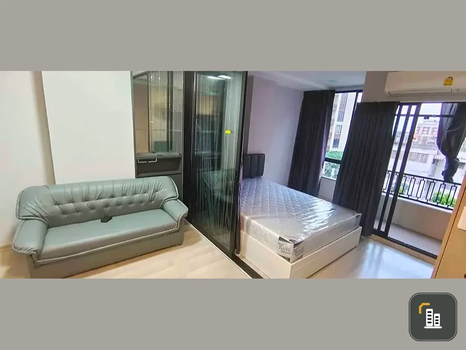 Selling a corner unit at Plum Condo Saphanmai Station (no shared bedroom). The bedroom and living room are separated. This is a great deal, so book no