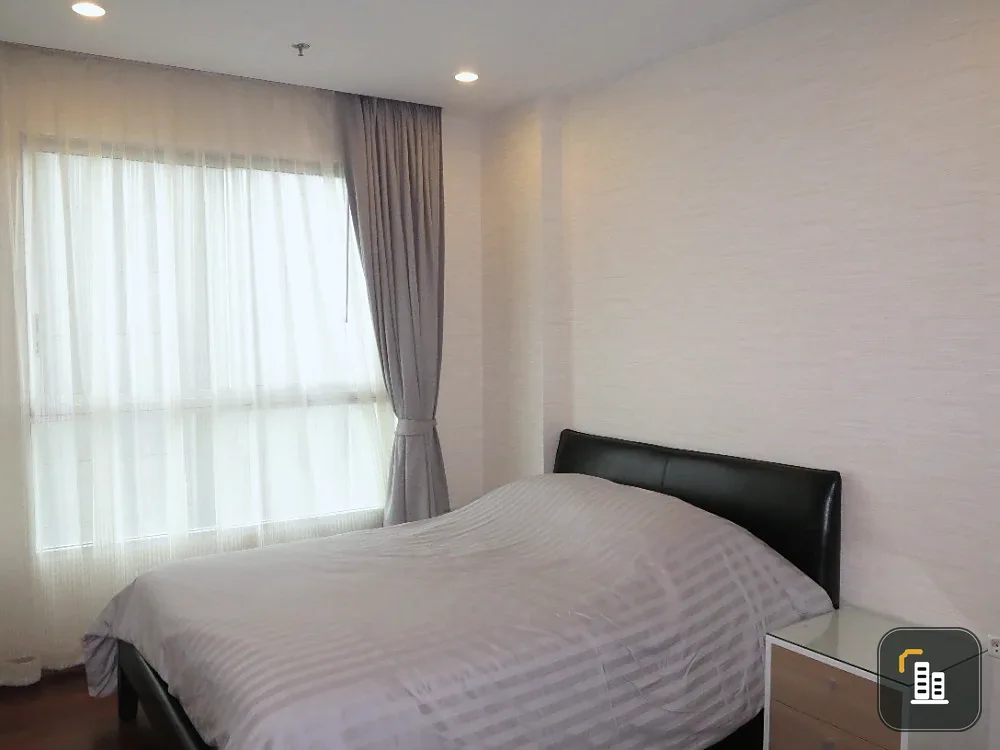 For rent: Supalai Lite Sathorn Charoenrat, 24th floor, fully furnished, very livable. Book now!