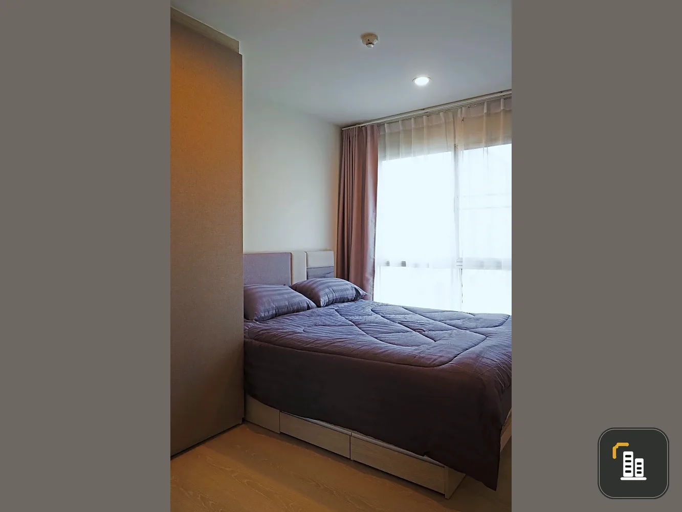For rent: Niche ID Sukhumvit 113, corner unit with no shared walls on all four sides for privacy. Pool view, fully furnished, ready to move in.