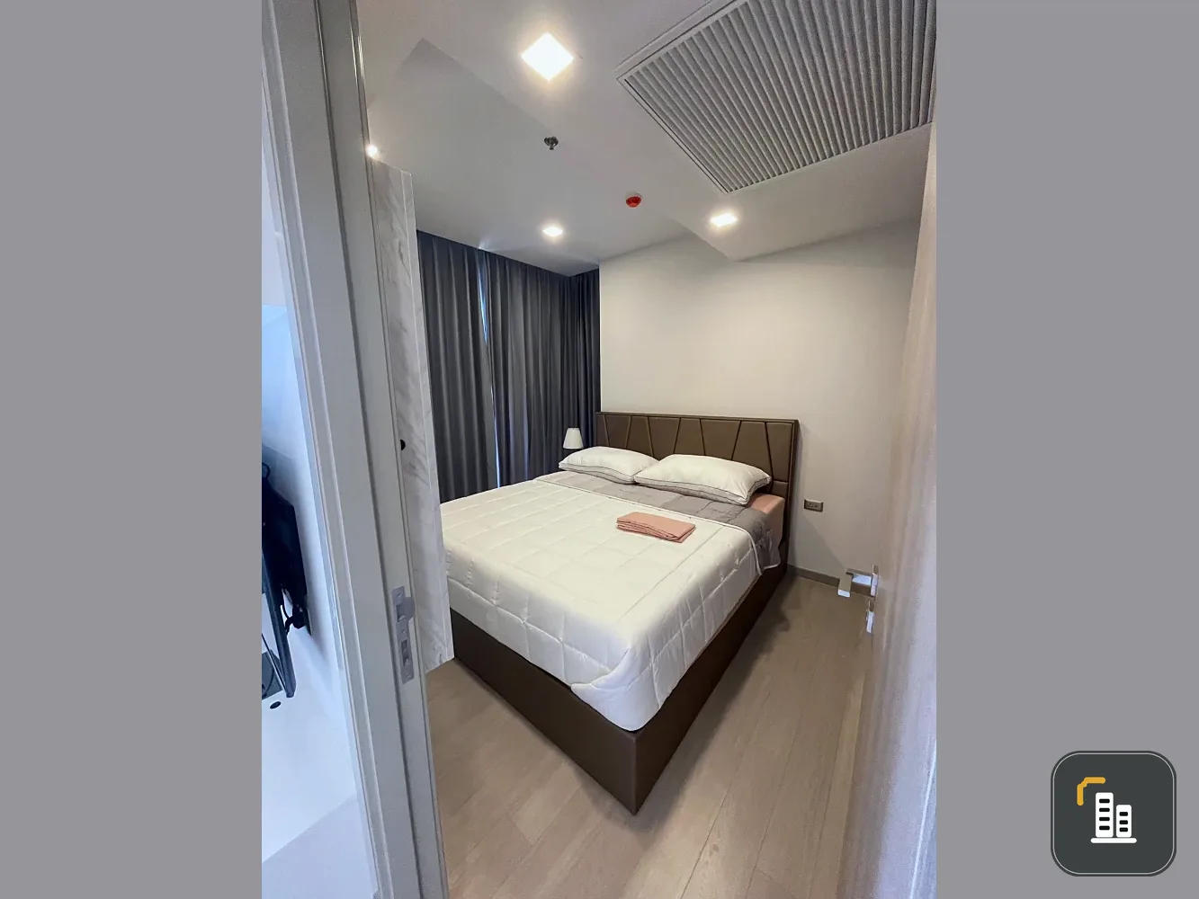 For sale or rent: One 9 Five, Building B, 14th floor. Pool view, unobstructed. Luxurious built-in furniture and complete set of appliances. Book now!