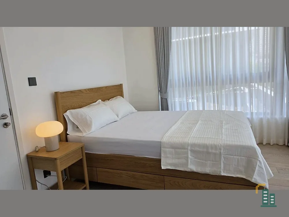 For rent: HOLME Ekkamai 22, 3rd floor, fully furnished unit, very livable. Book now!
