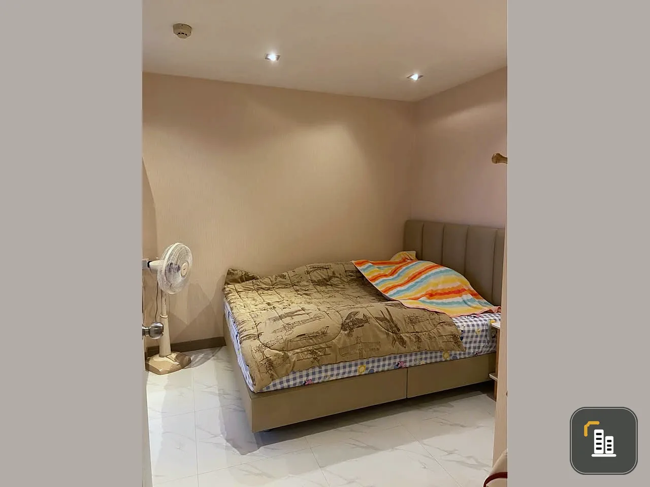 Selling The Trust Residence Pinklao. Nice, spacious unit with full furnishings. Book now!
