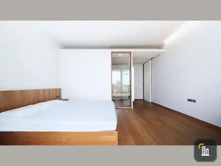 Supreme Legend store for sale, 3rd floor, fully furnished. Book now!