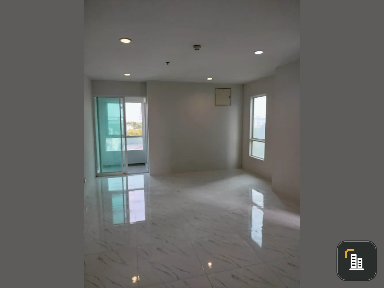 For sale: Regent Home Bangson Phase 2, Building D, 5th floor, combined unit. Unobstructed view, not next to the garbage room or elevator. Corner unit.