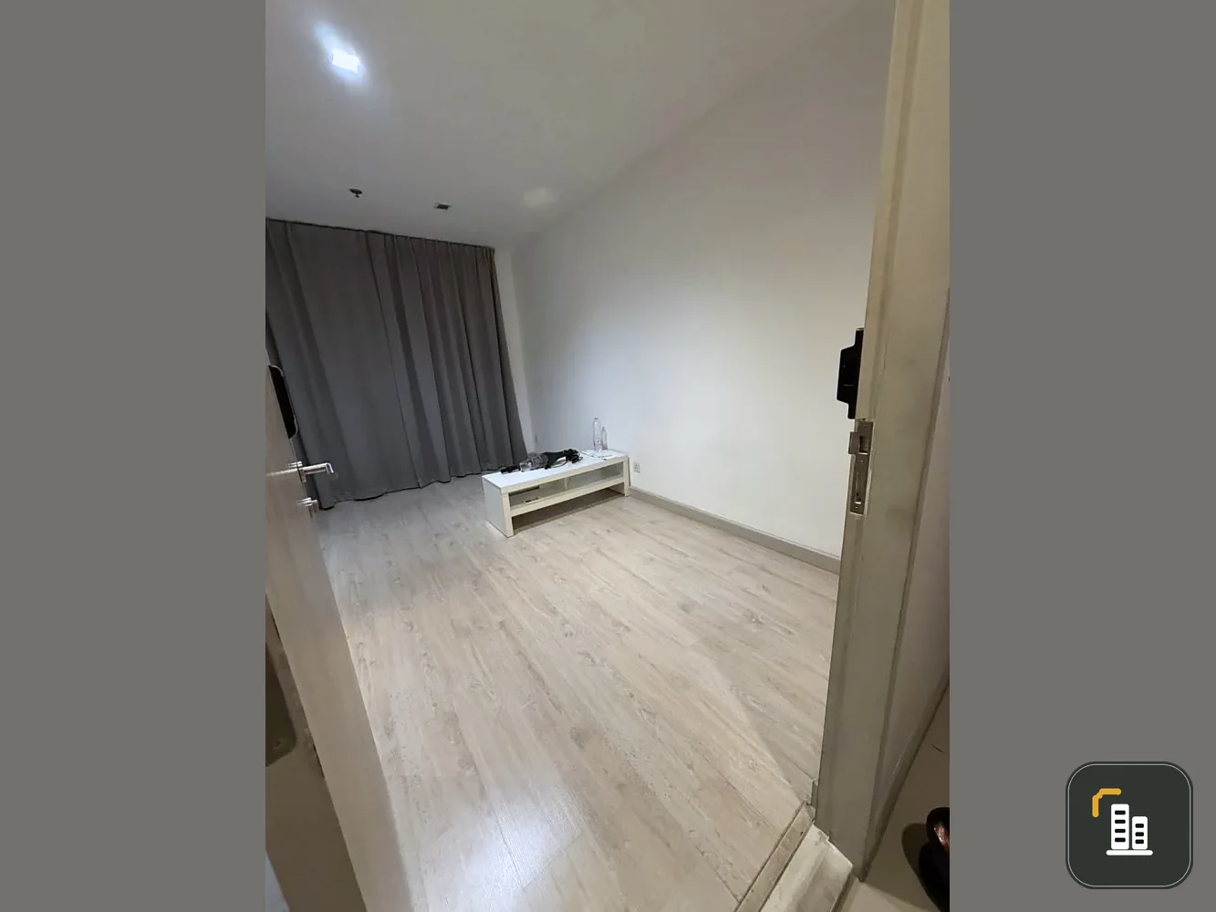 For rent: Ideo Mobi Sathorn, high floor unit, comfortable, good ventilation, beautiful view. Book now!