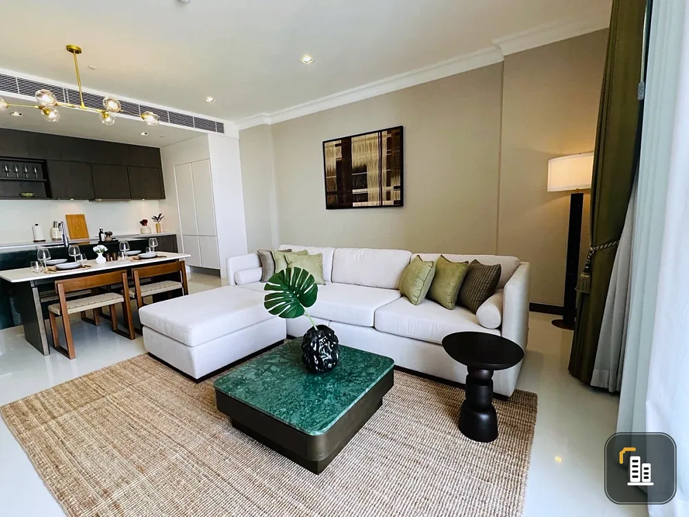 For rent: Q1 Sukhumvit, 2 bedrooms, fully furnished, luxurious and ready to move in. Book now, don't miss out!