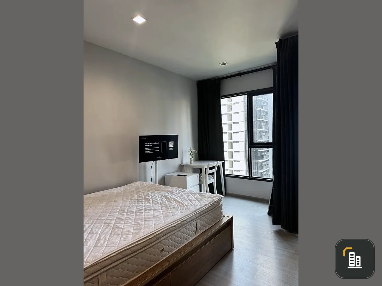 For rent: Life Asoke-Rama 9 studio room, fully furnished with appliances. Don't miss out!