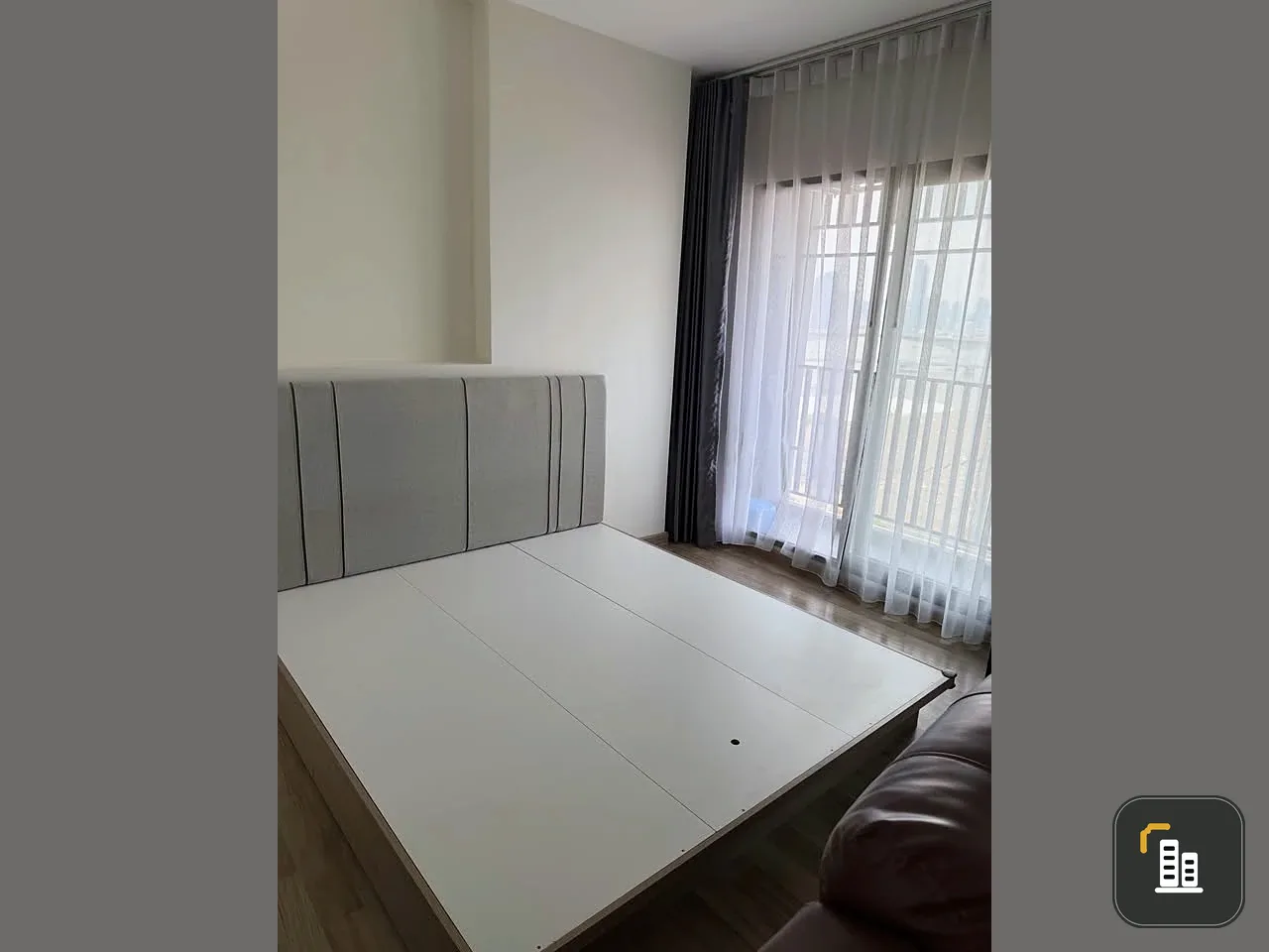 For sale: Niche Mono Charoen Nakhon. 1 bedroom, 1 bathroom, 1 multipurpose room, and walk-in closet. Ready to move in.