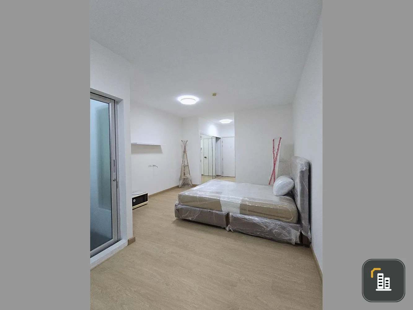 Selling a Space Sukhumvit 77, 2nd floor, garden view, corner unit, near the elevator and stairs. The unit is located in the best location within the p
