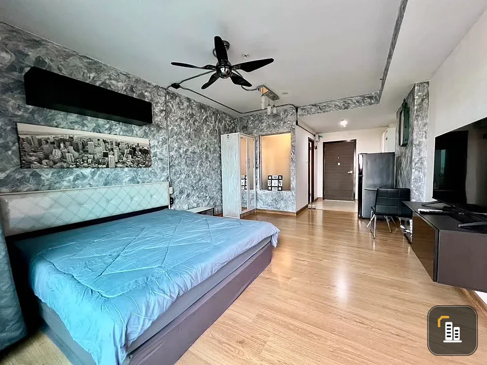 For rent: Supalai Mare Pattaya, high floor unit, corner room with garden view, fully furnished with appliances. Book now!